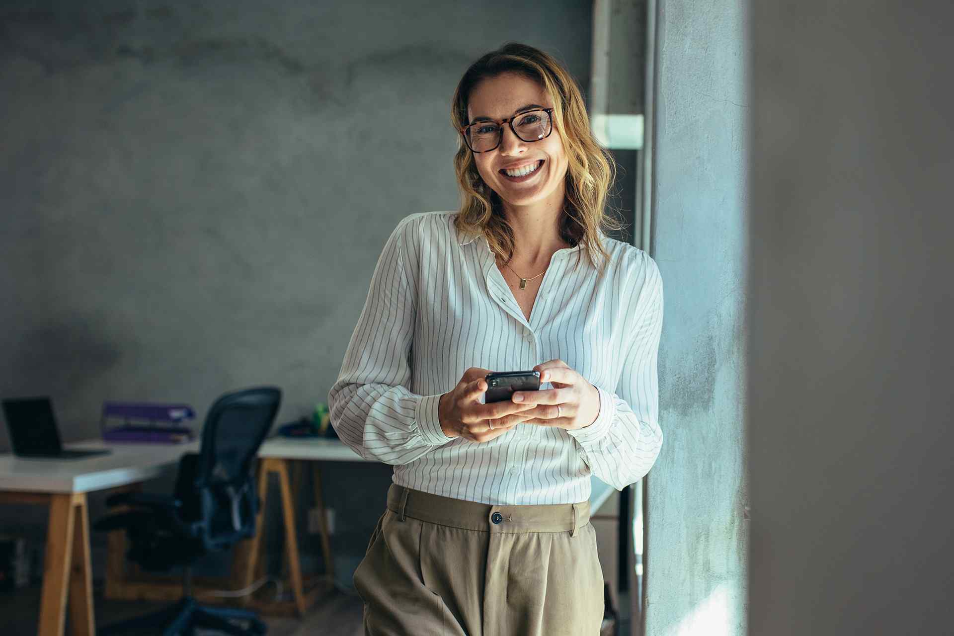 https://mindwell.foundation/wp-content/uploads/2020/09/fluid_hero_08.jpg